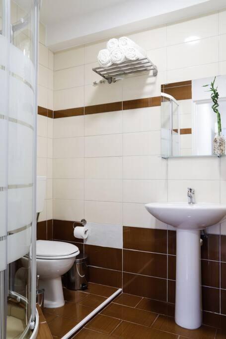 Cozy Apartment Near Airport Koropíon Eksteriør billede